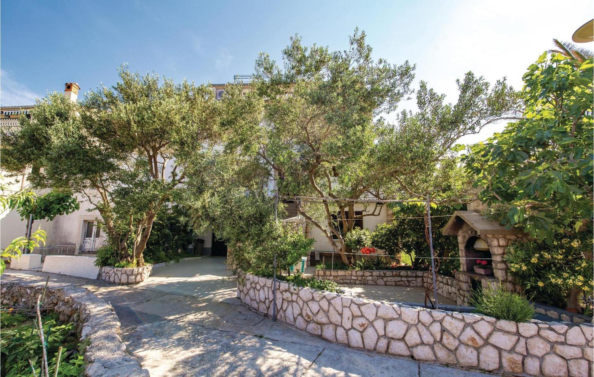 Stunning Apartment In Barbat-Rab With Wifi Barbat na Rabu Εξωτερικό φωτογραφία